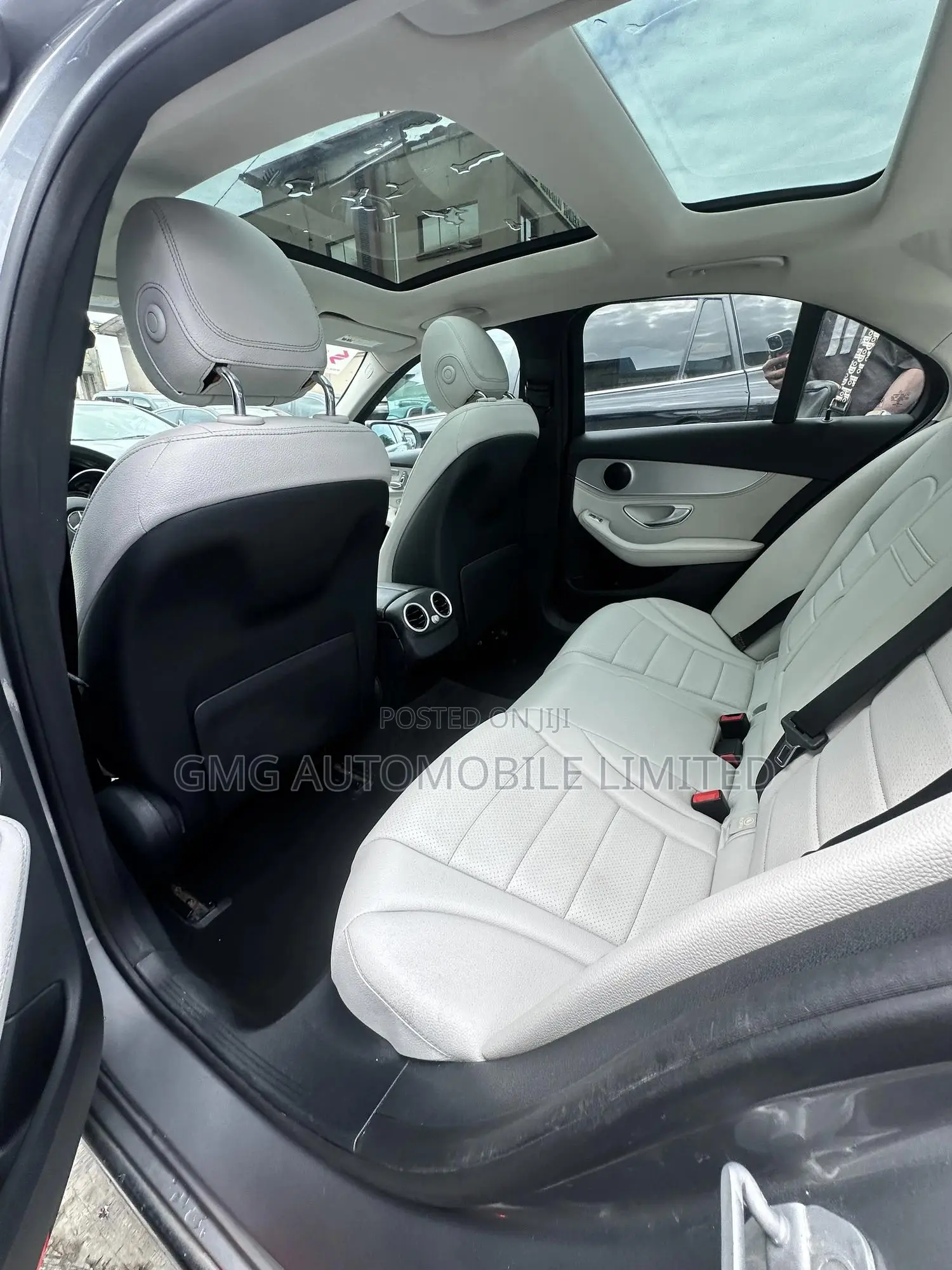 Mercedes-Benz C300 Luxury 4dr AWD 4Matic Sedan (2.0L 4cyl 7A) 2015 Gray