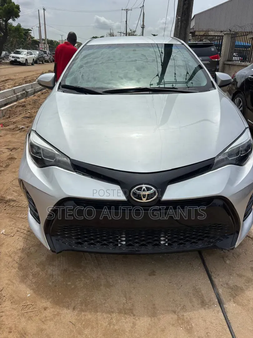 Toyota Corolla L 4dr Sedan (1.8L 4cyl Manual) 2016 Silver