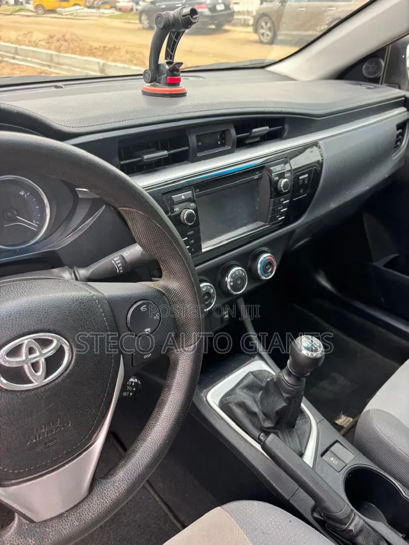 Toyota Corolla L 4dr Sedan (1.8L 4cyl Manual) 2016 Silver