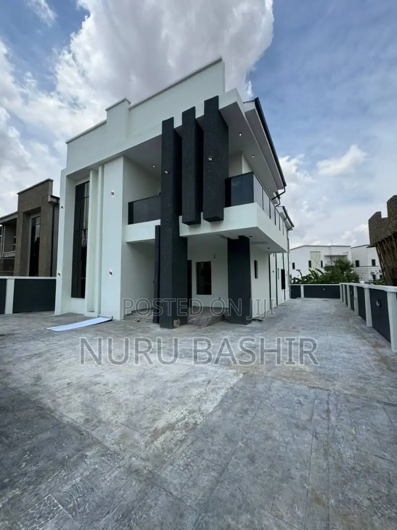 4bdrm Duplex in Carlton Gate Estate, Akobo for sale