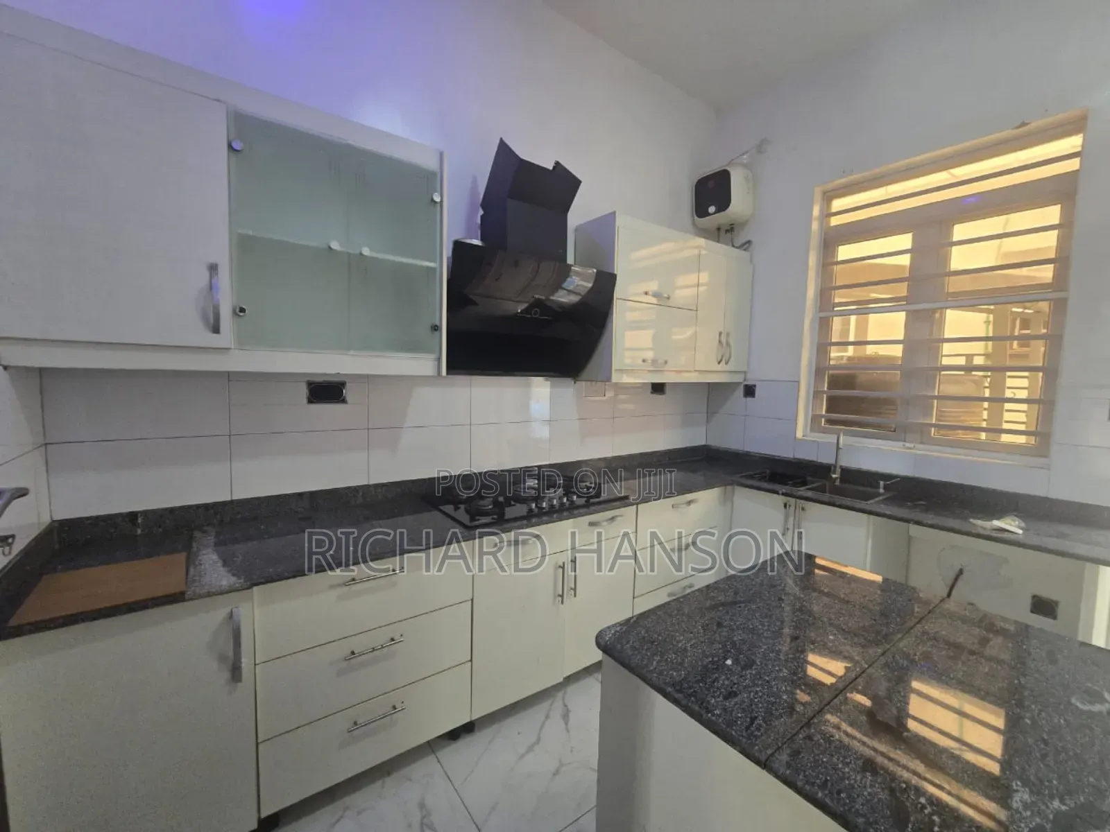 4bdrm Duplex in Chevy View, Chevron for rent