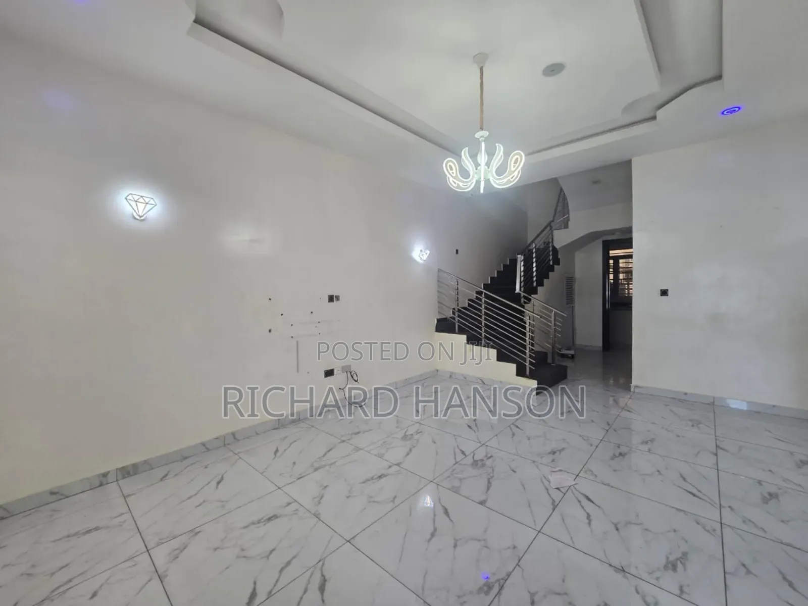 4bdrm Duplex in Chevy View, Chevron for rent