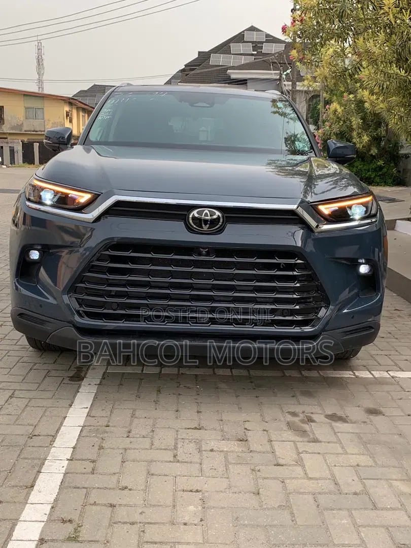 Toyota Grand Highlander Platinum AWD 2024 Blue