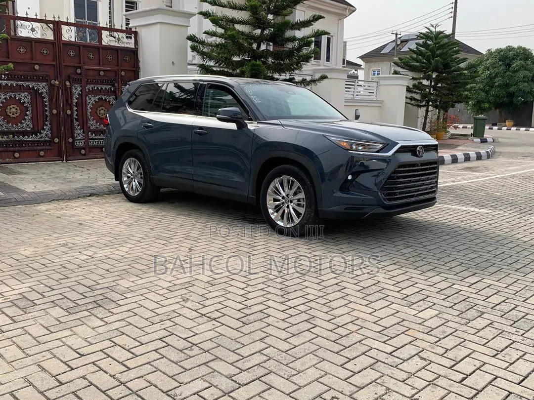 Toyota Grand Highlander Platinum AWD 2024 Blue