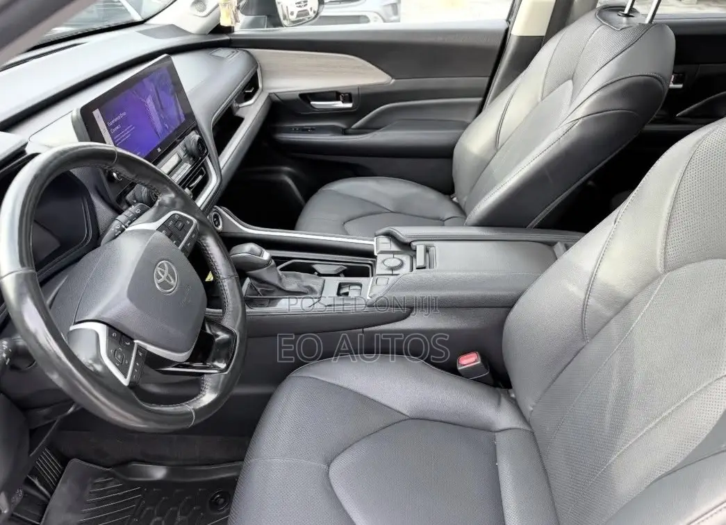 Toyota Grand Highlander Limited AWD 2024 Black