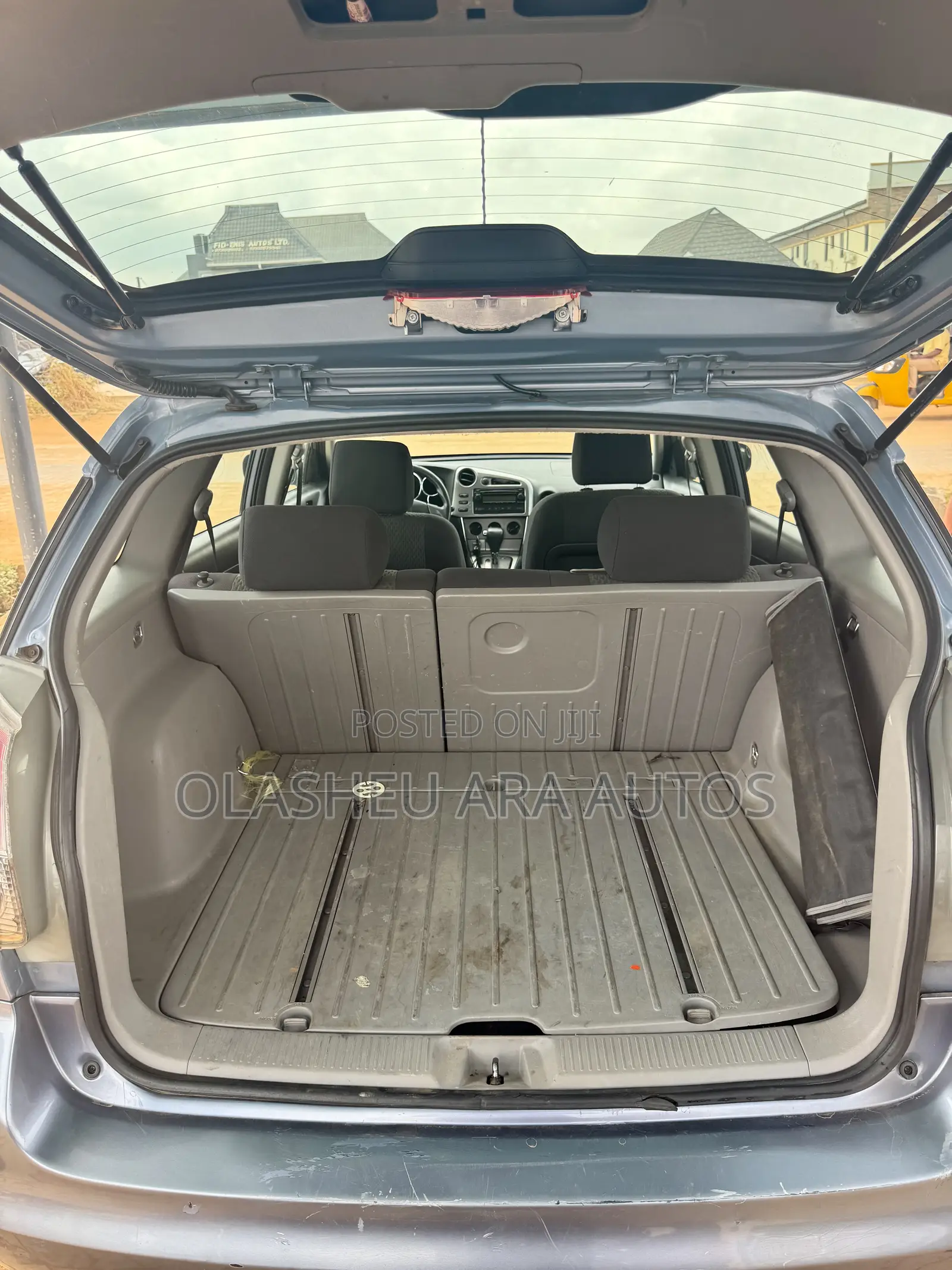 Toyota Matrix Hatchback FWD (1.8L 4cyl 5M) 2005 Blue