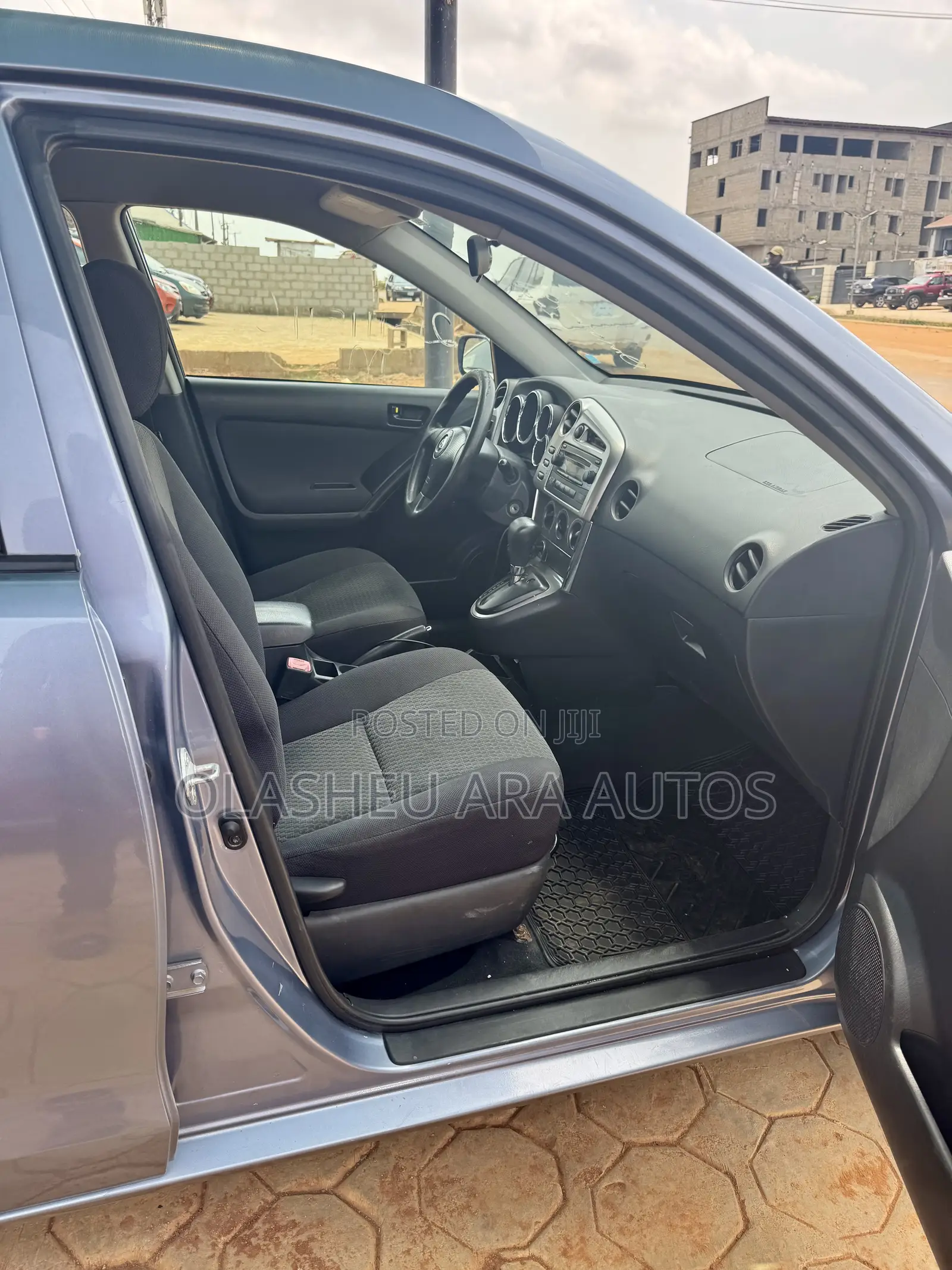 Toyota Matrix Hatchback FWD (1.8L 4cyl 5M) 2005 Blue