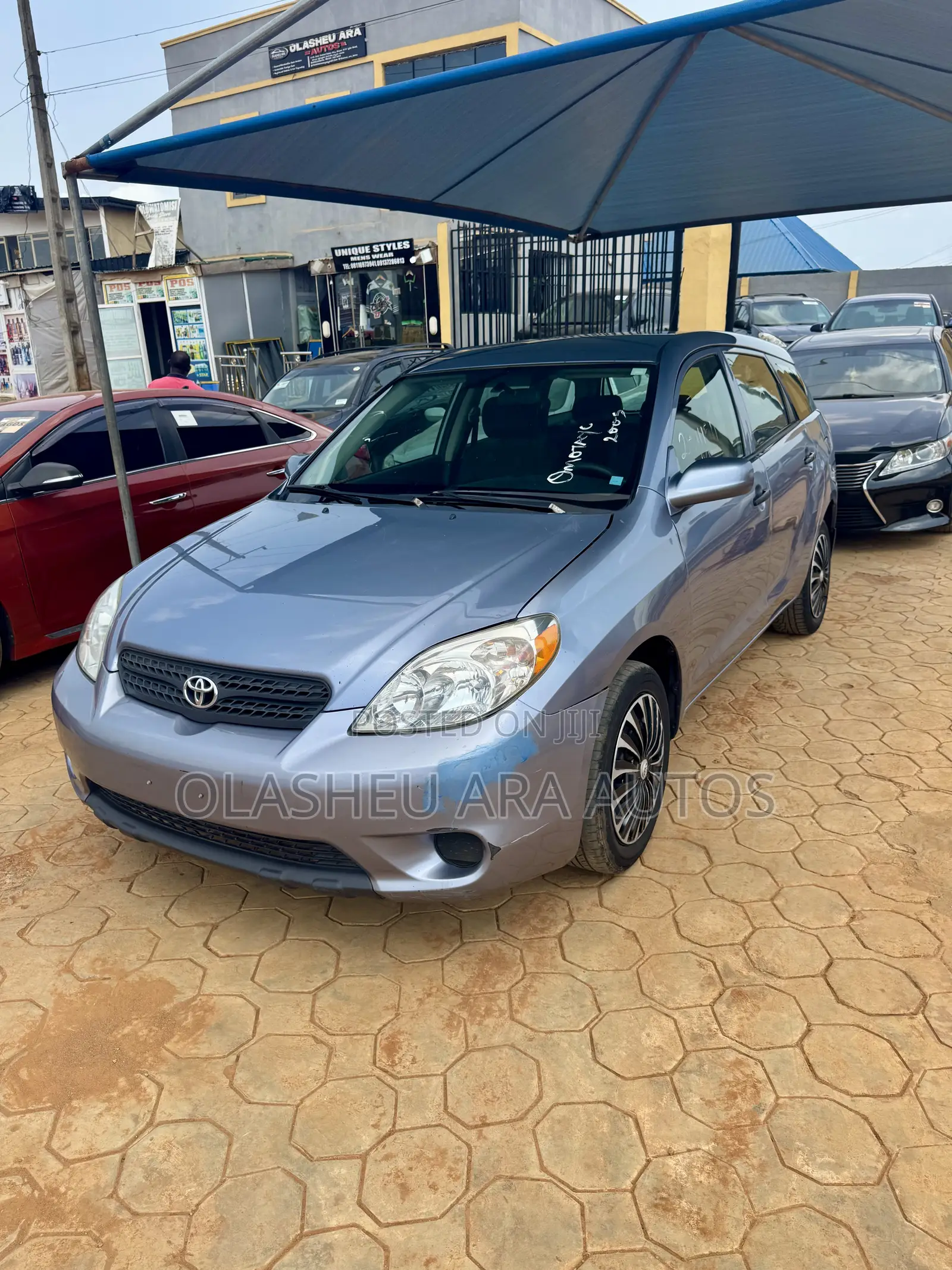 Toyota Matrix Hatchback FWD (1.8L 4cyl 5M) 2005 Blue