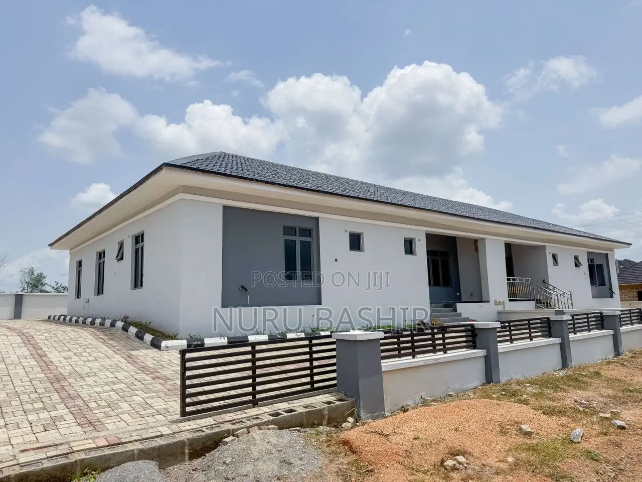 3bdrm Bungalow in Fort Court Estate, Akala Express for sale