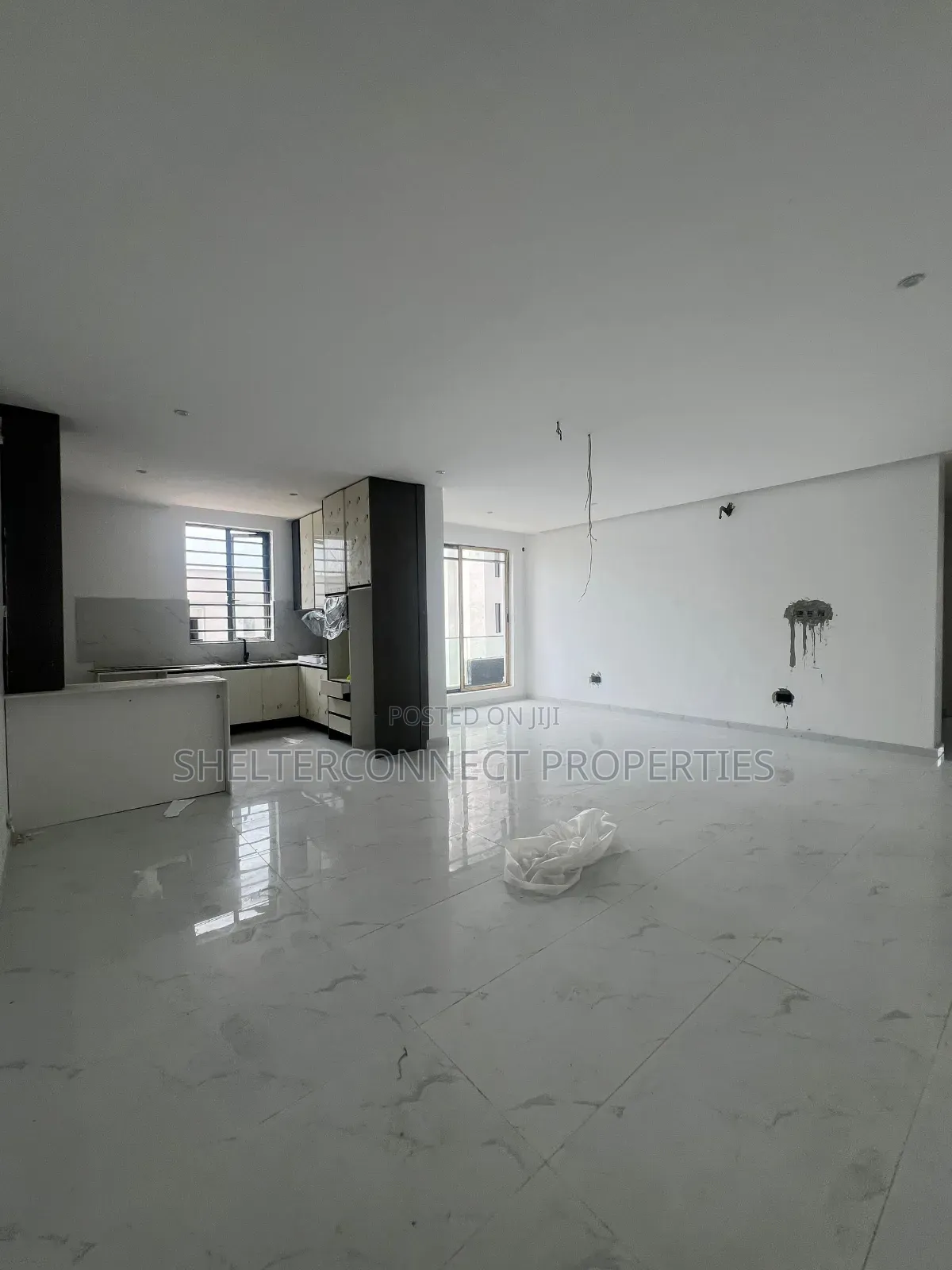 3bdrm Apartment in Lekki Phase 1 for sale