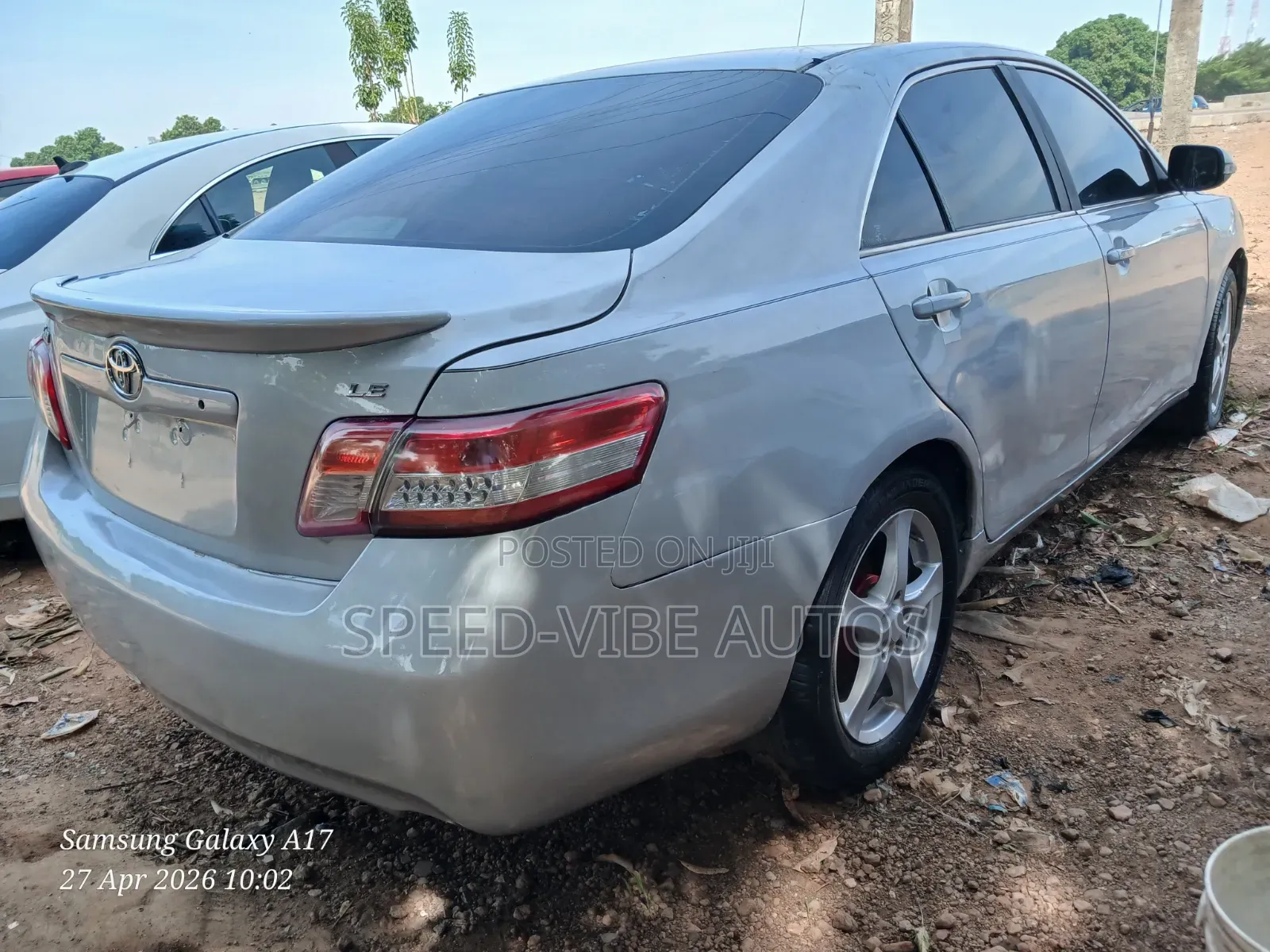 Toyota Camry Base 4dr Sedan (2.5L 4cyl 6M) 2010 Silver