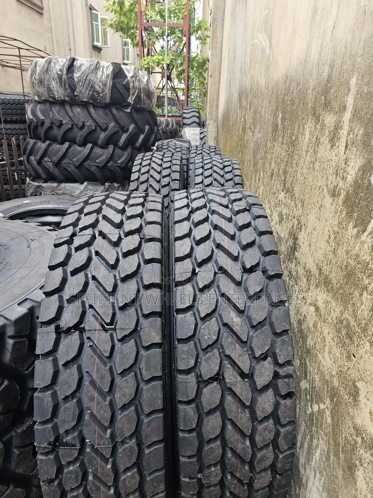 445/95r25 Boto Radial