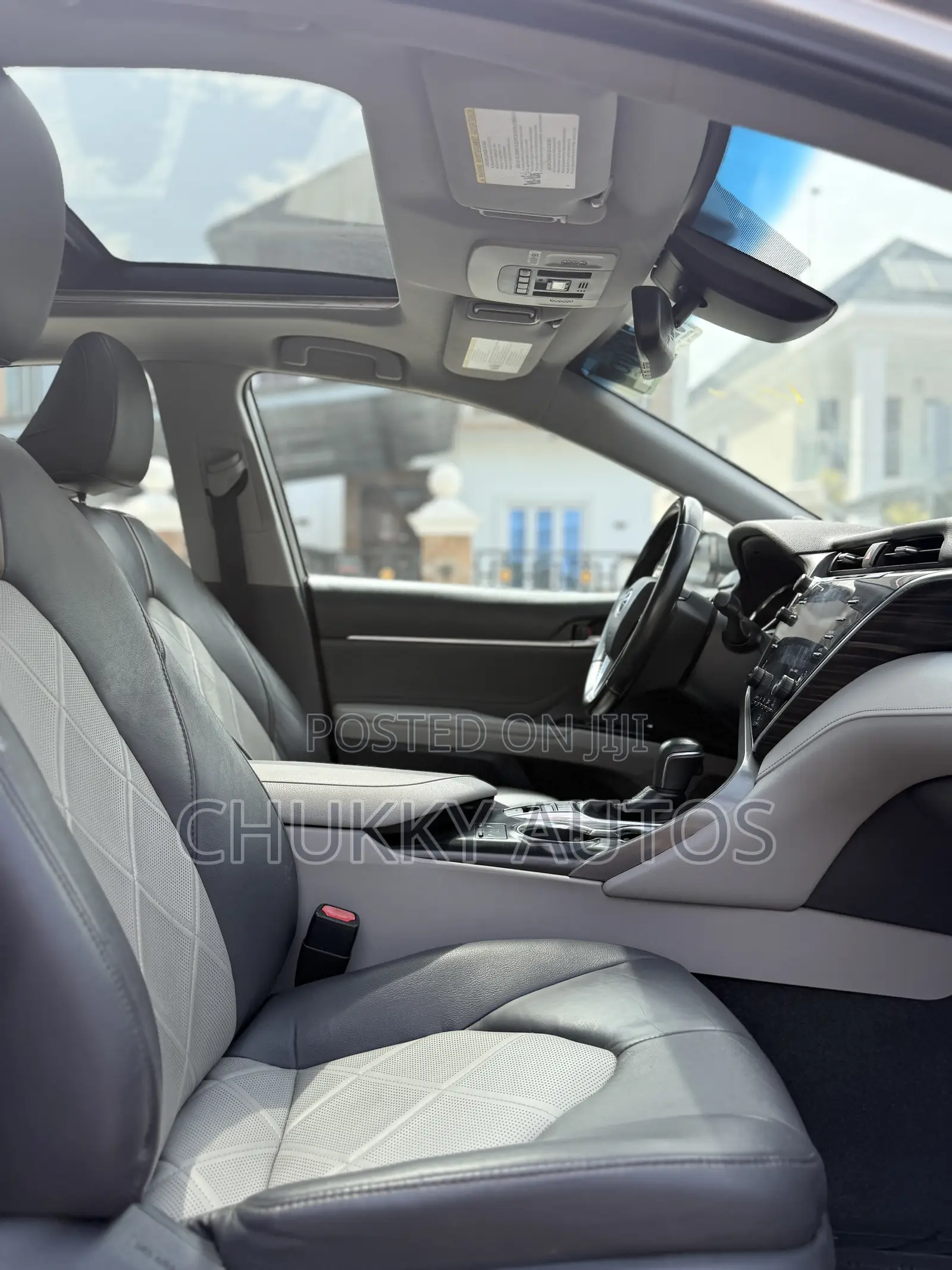 Toyota Camry XLE V6 FWD (3.5L 6cyl 8AM) 2018 Silver