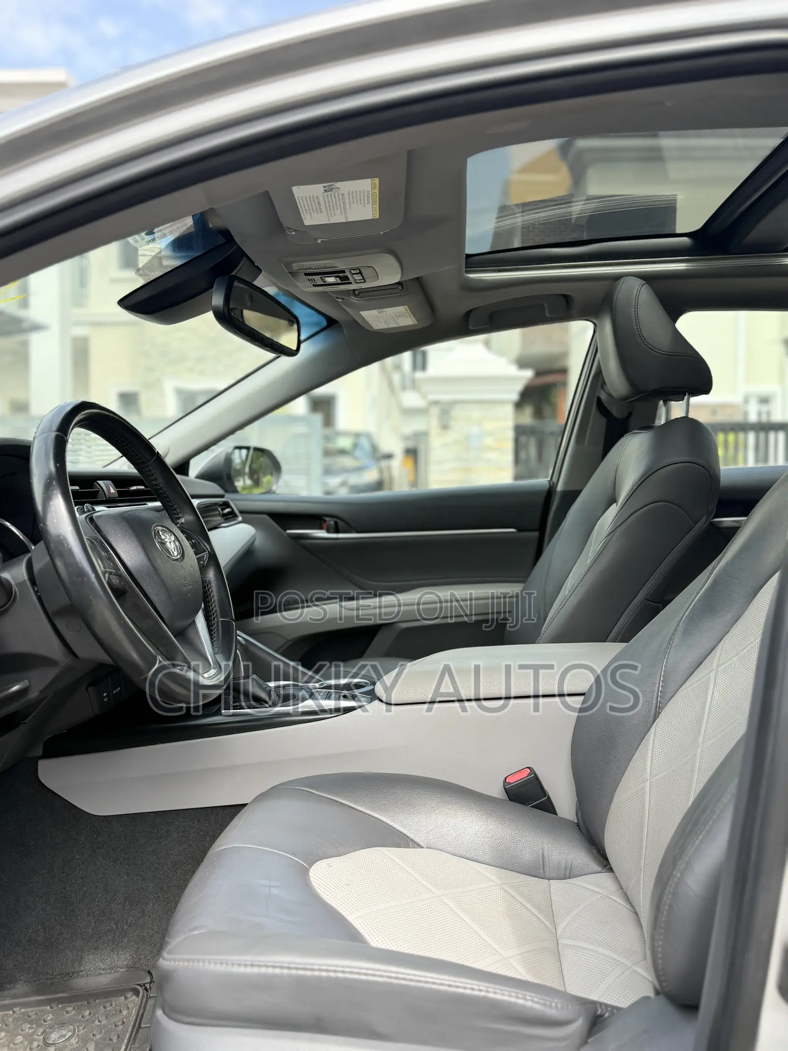 Toyota Camry XLE V6 FWD (3.5L 6cyl 8AM) 2018 Silver