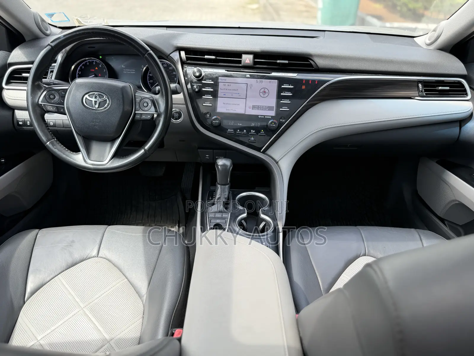 Toyota Camry XLE V6 FWD (3.5L 6cyl 8AM) 2018 Silver