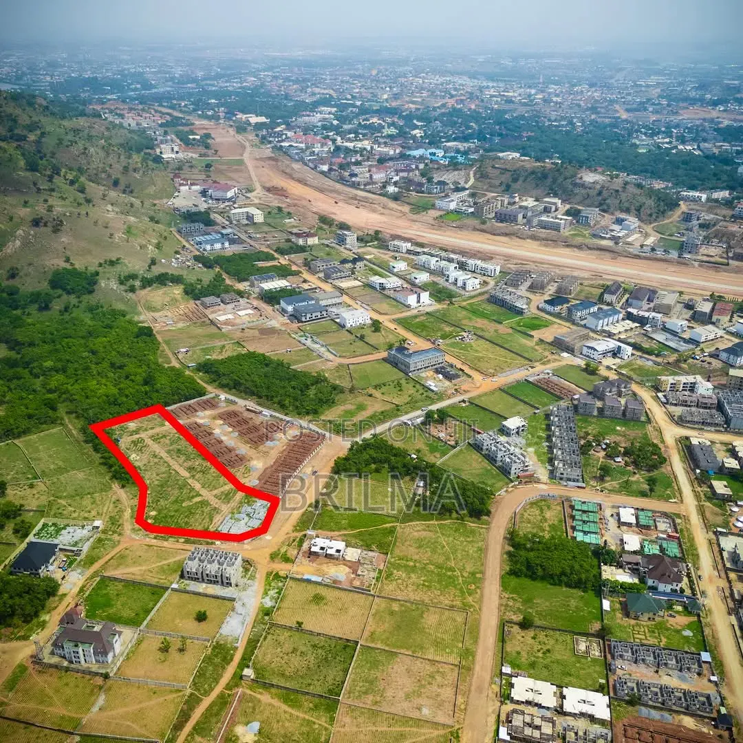 1 Hectare of Land in Lifecamp for Sale