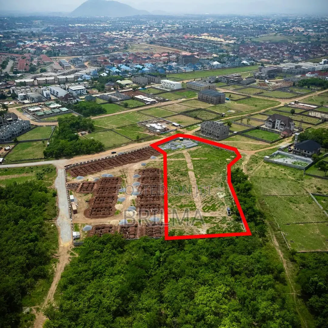 1 Hectare of Land in Lifecamp for Sale