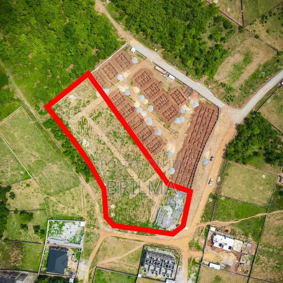 1 Hectare of Land in Lifecamp for Sale