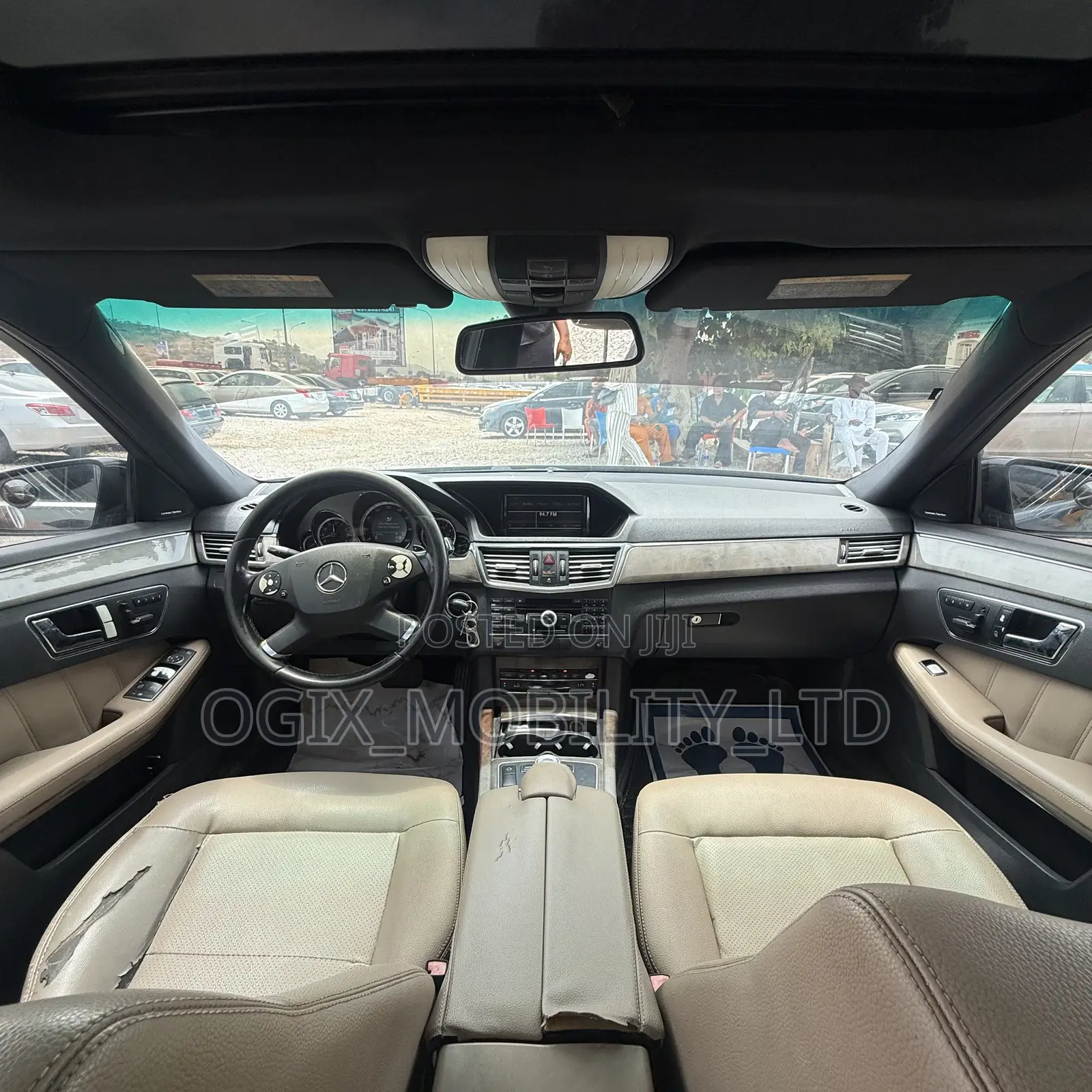 Mercedes-Benz E350 Base 4Matic Sedan AWD (3.5L 6cyl 7A) 2010 Black