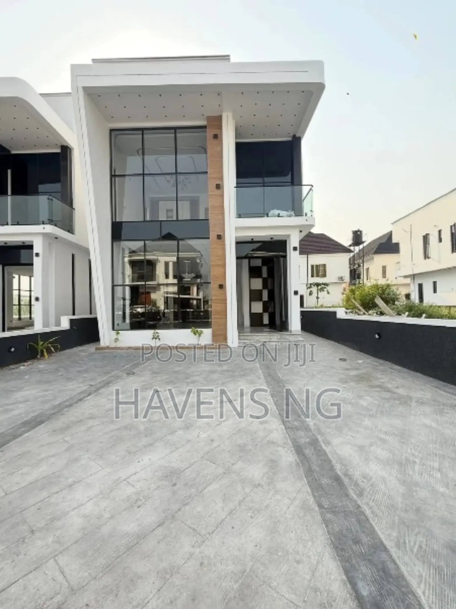 5bdrm Duplex in Ikota for sale