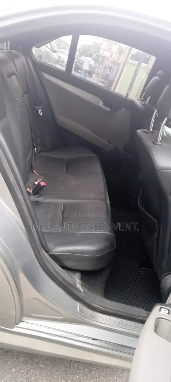 Mercedes-Benz C300 Sport Sedan AWD (3.0L 6cyl 7A) 2009 Gray