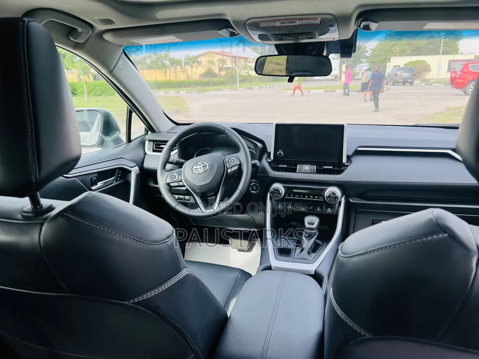 Toyota RAV4 XLE Premium AWD 2024 Silver