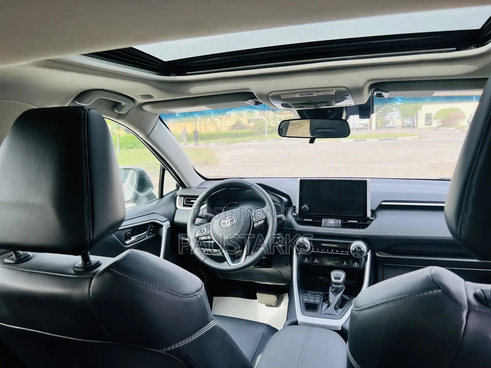 Toyota RAV4 XLE Premium AWD 2024 Silver