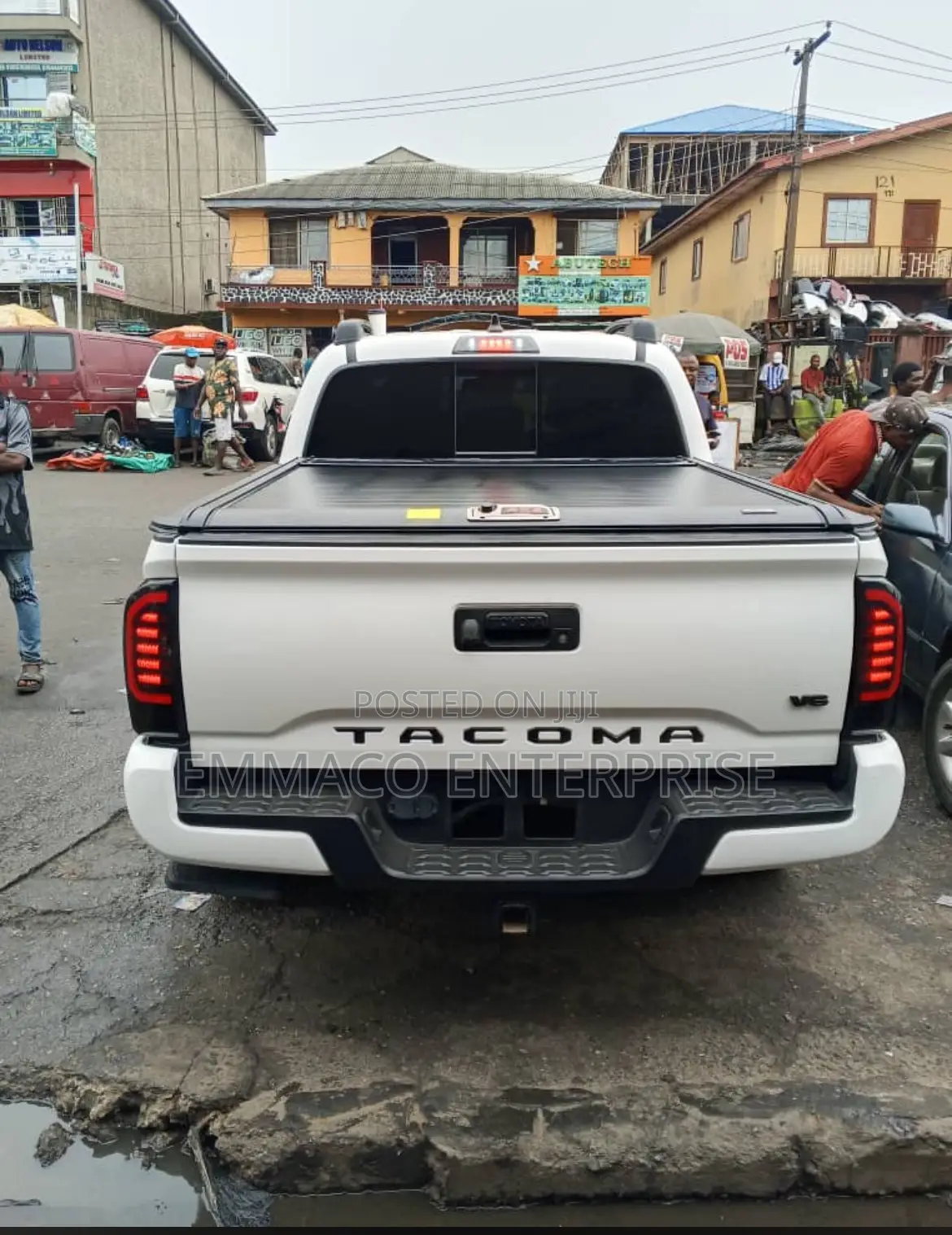 Rolling Booth Cover for Tacoma 2025
