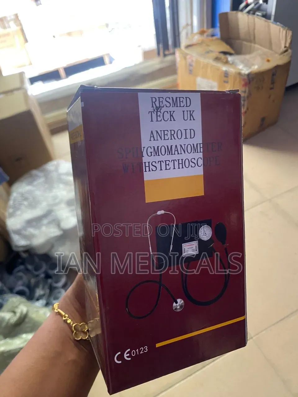 Sphygmomanometer With Stethoscope
