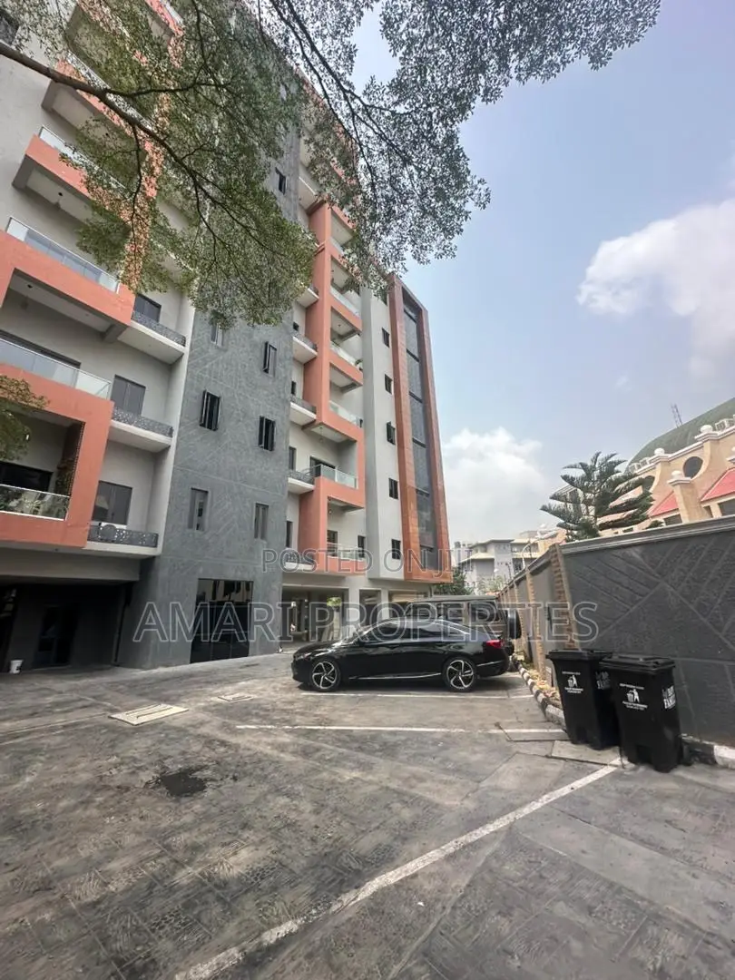 3bdrm Block of Flats in Victoria Island for rent