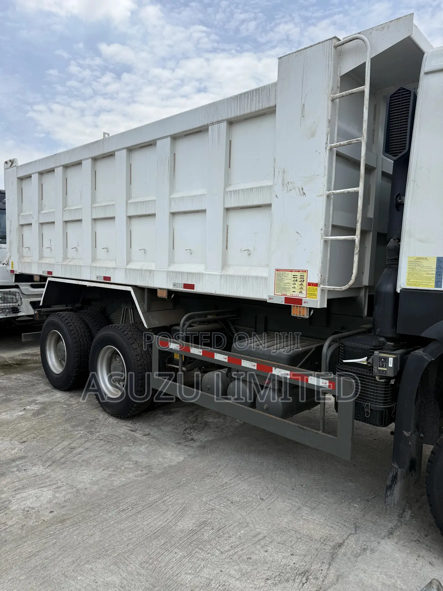Clean 2025 Howo 371 Dump Truck – Ready for Work