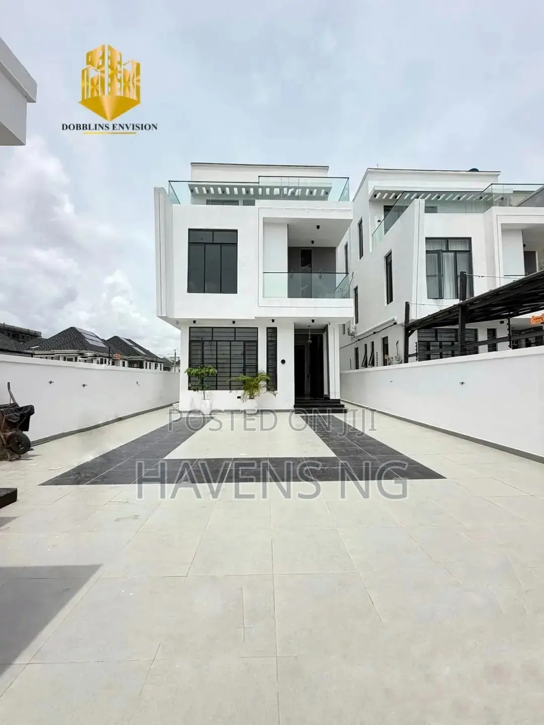 5bdrm Duplex in Lekki Phase 1 for sale