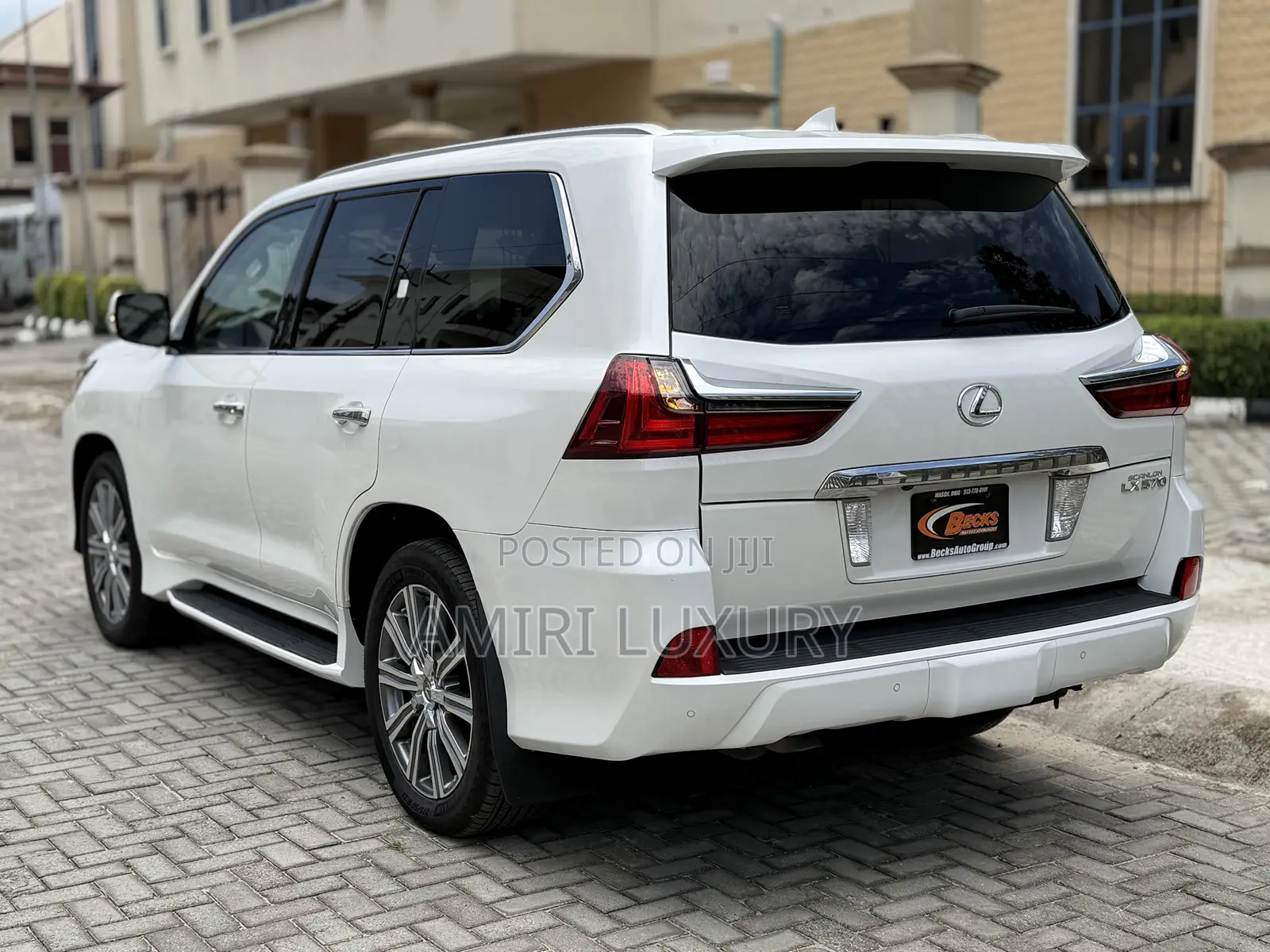 Lexus LX 570 AWD 2016 White
