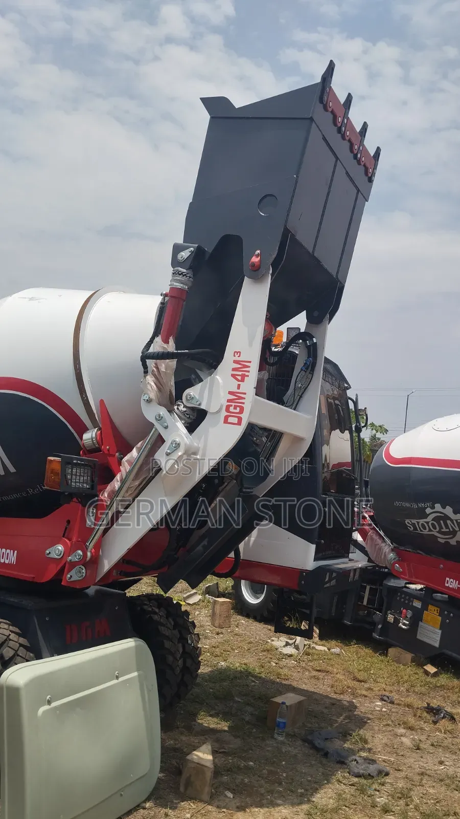 DGM DGM-4000m Self Loading Concrete Mixer.