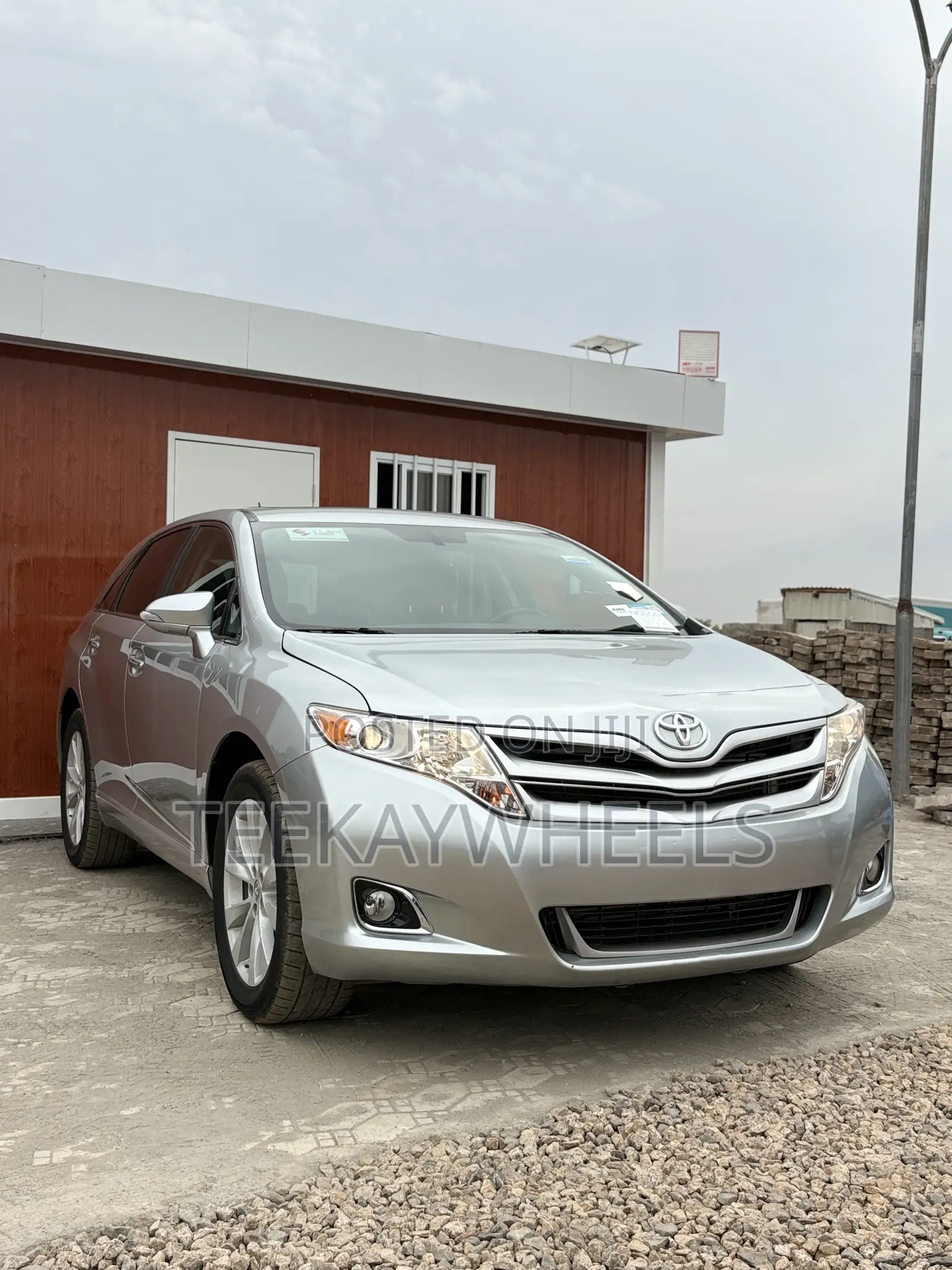 Toyota Venza XLE 4dr Wagon AWD (2.7L 4cyl 6A) 2015 Silver