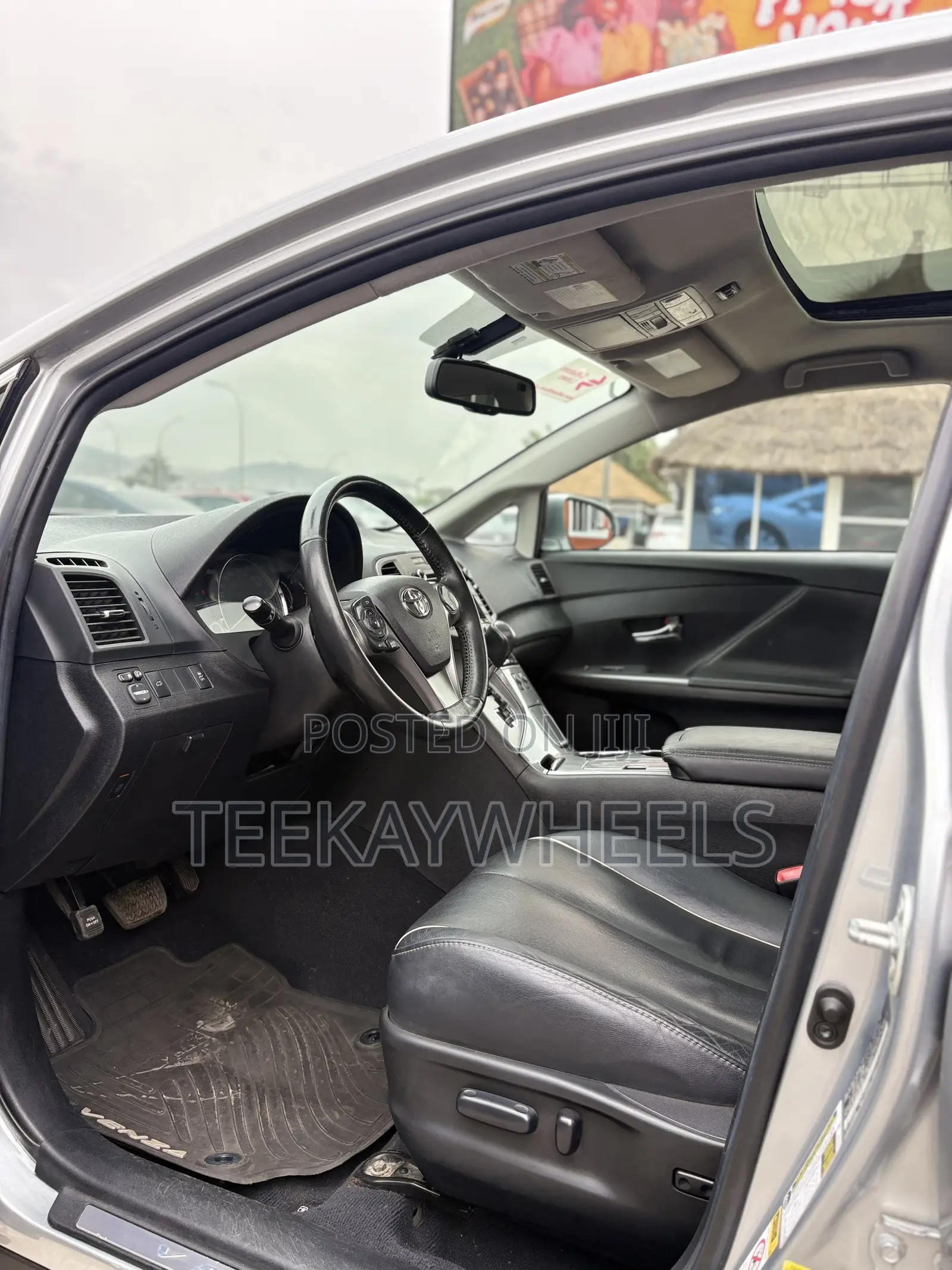 Toyota Venza XLE 4dr Wagon AWD (2.7L 4cyl 6A) 2015 Silver