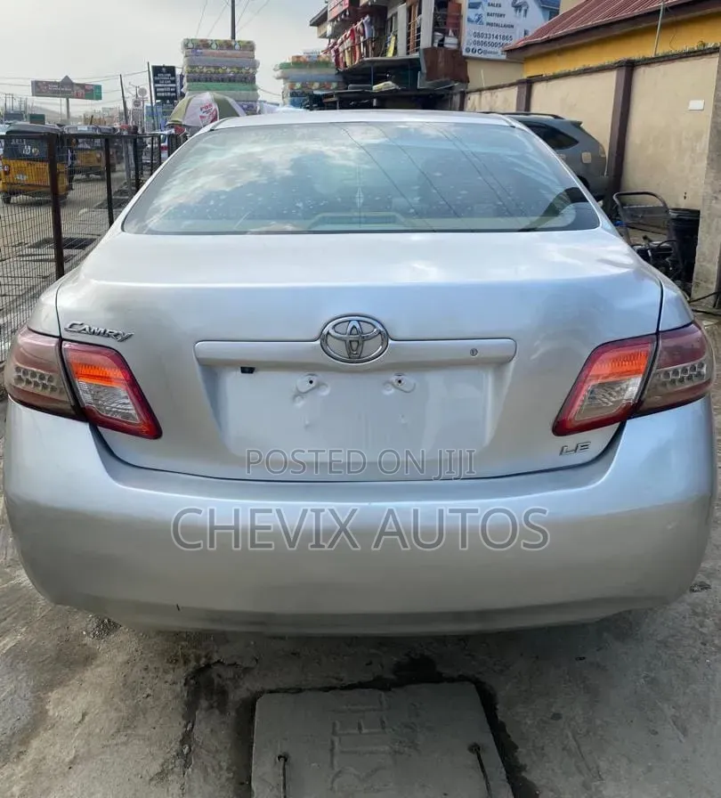 Toyota Camry LE 4dr Sedan (2.4L 4cyl 5A) 2008 Silver