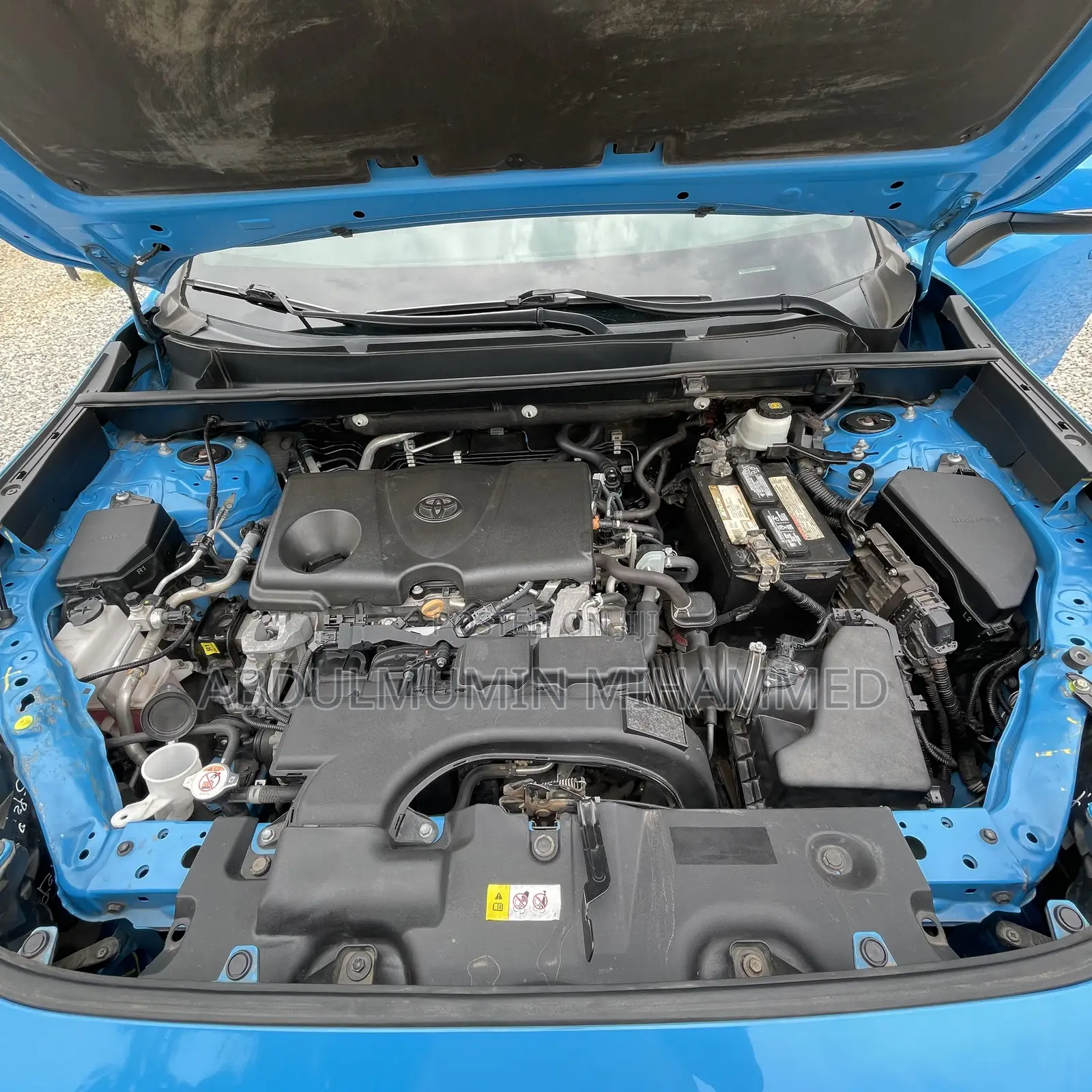 Toyota RAV4 XLE 2021 Blue