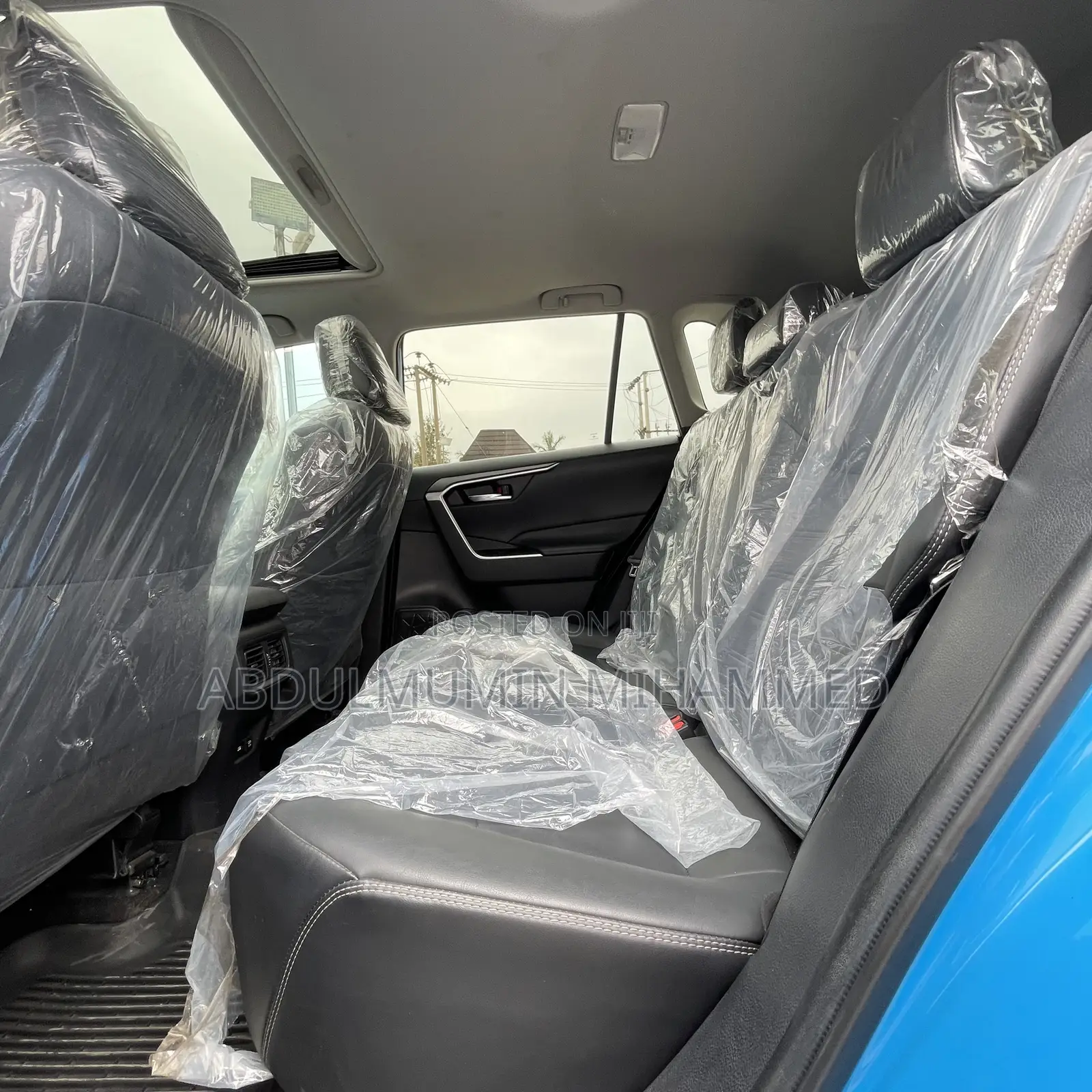 Toyota RAV4 XLE 2021 Blue