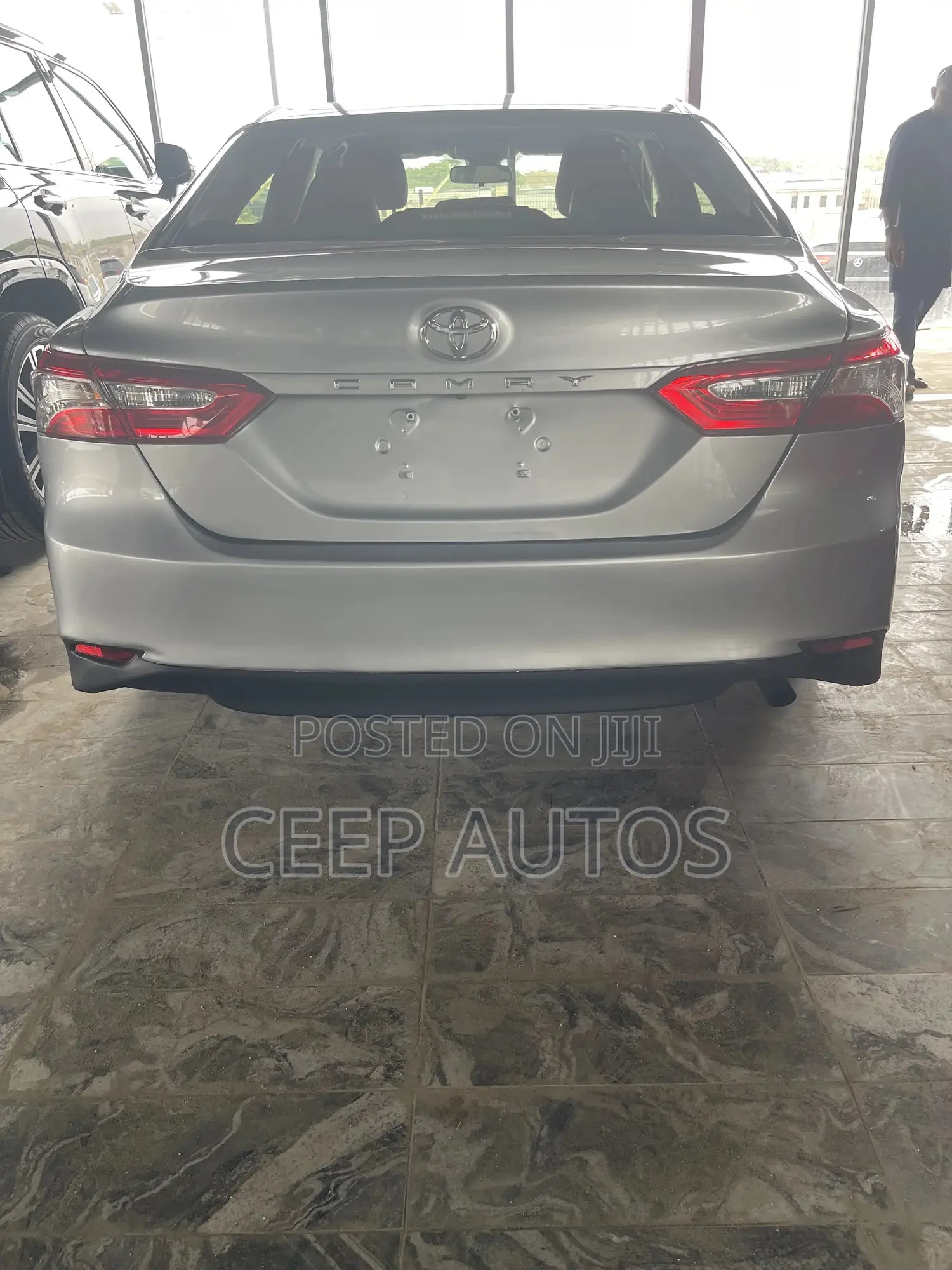 Toyota Camry 2018 Silver