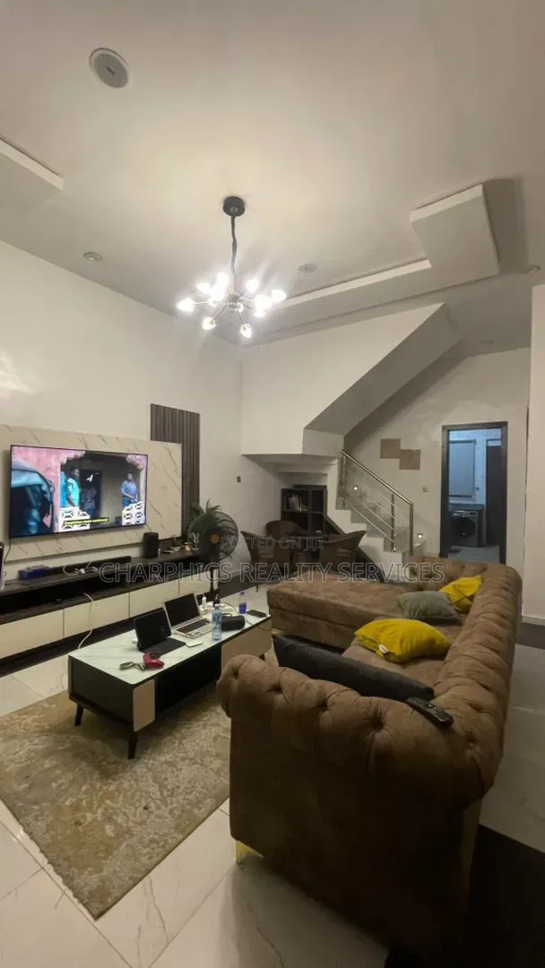 Furnished 4bdrm Duplex in Lekki Phase 2 for rent