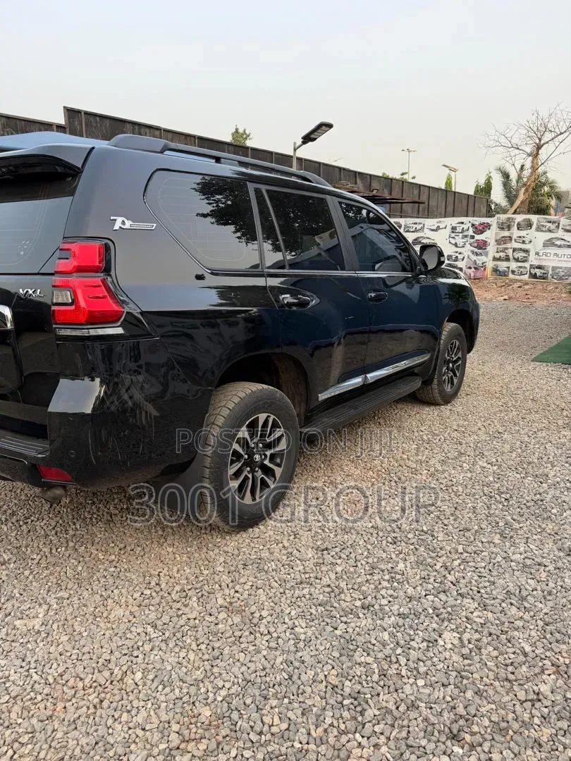 Toyota Land Cruiser Prado 4.0 Petrol TX-L 2016 Black