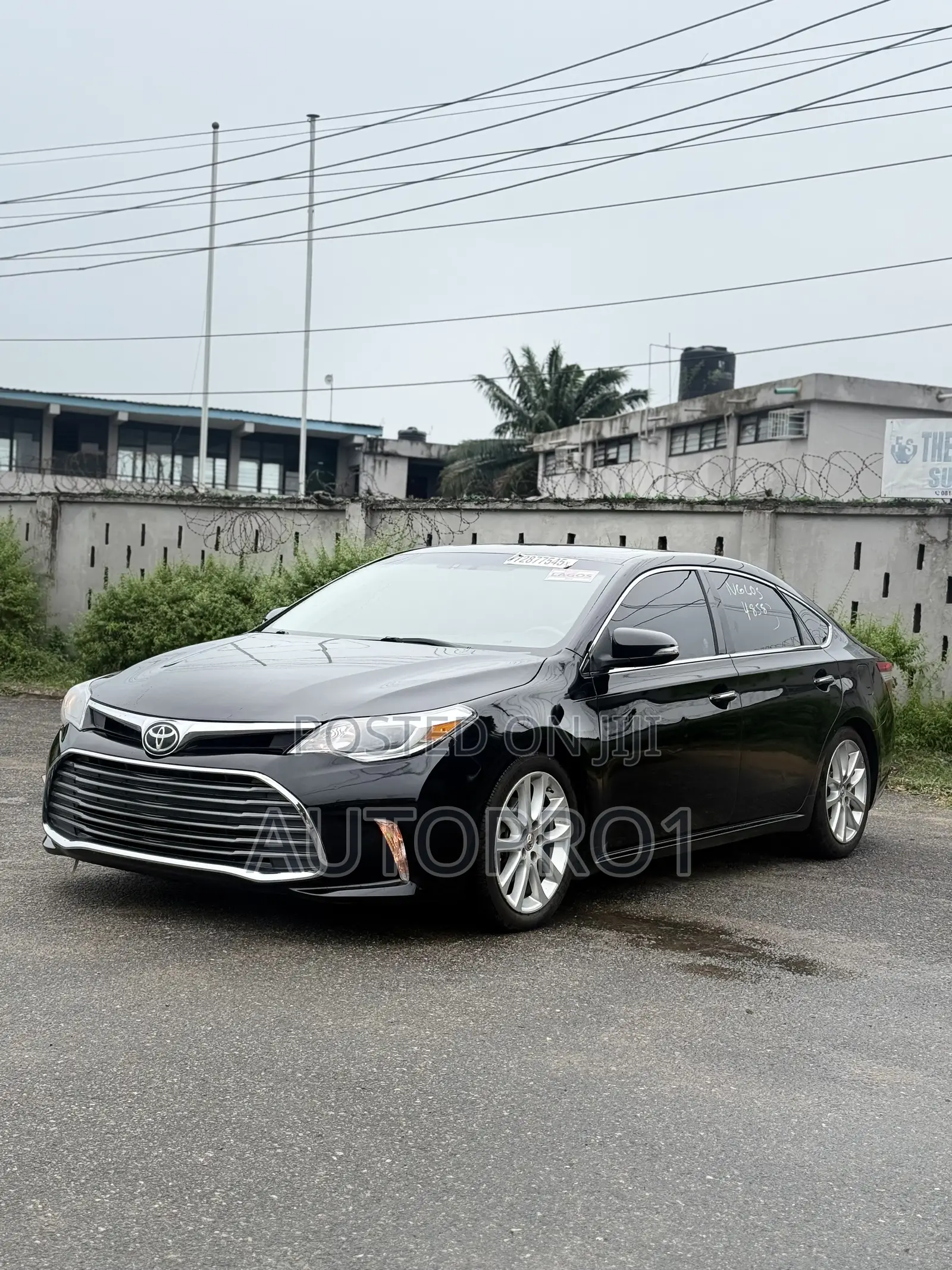 Toyota Avalon XLE Premium Sedan FWD (3.5L 6cyl 6A) 2013 Black