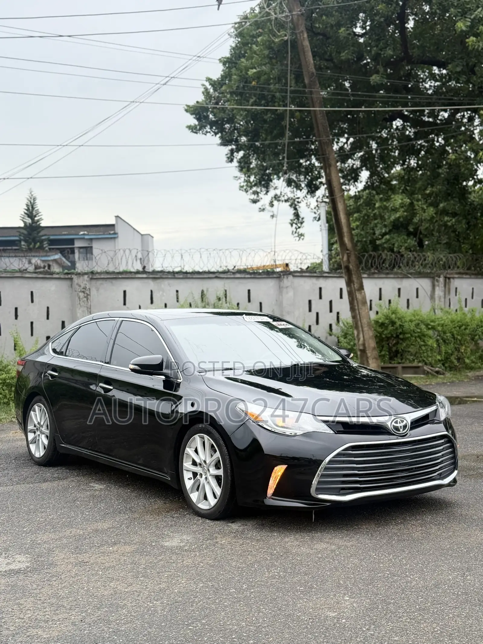 Toyota Avalon XLE Premium Sedan FWD (3.5L 6cyl 6A) 2013 Black