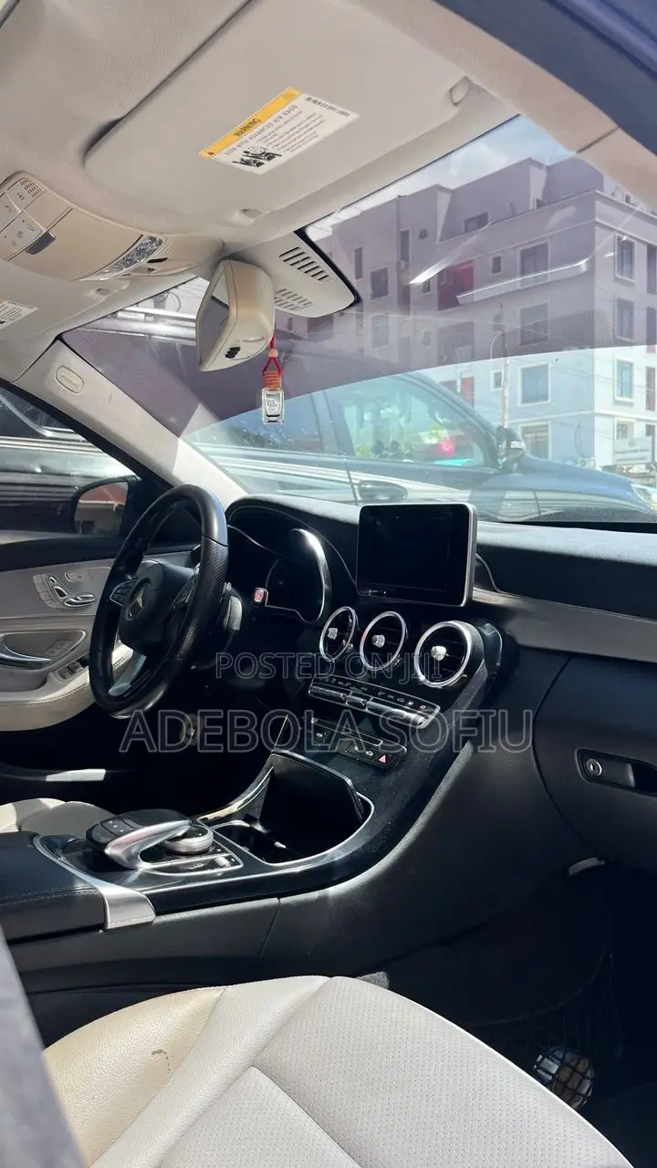 Mercedes-Benz C300 Luxury 4matic Sedan AWD (2.0L 4cyl 7A) 2017 Gray