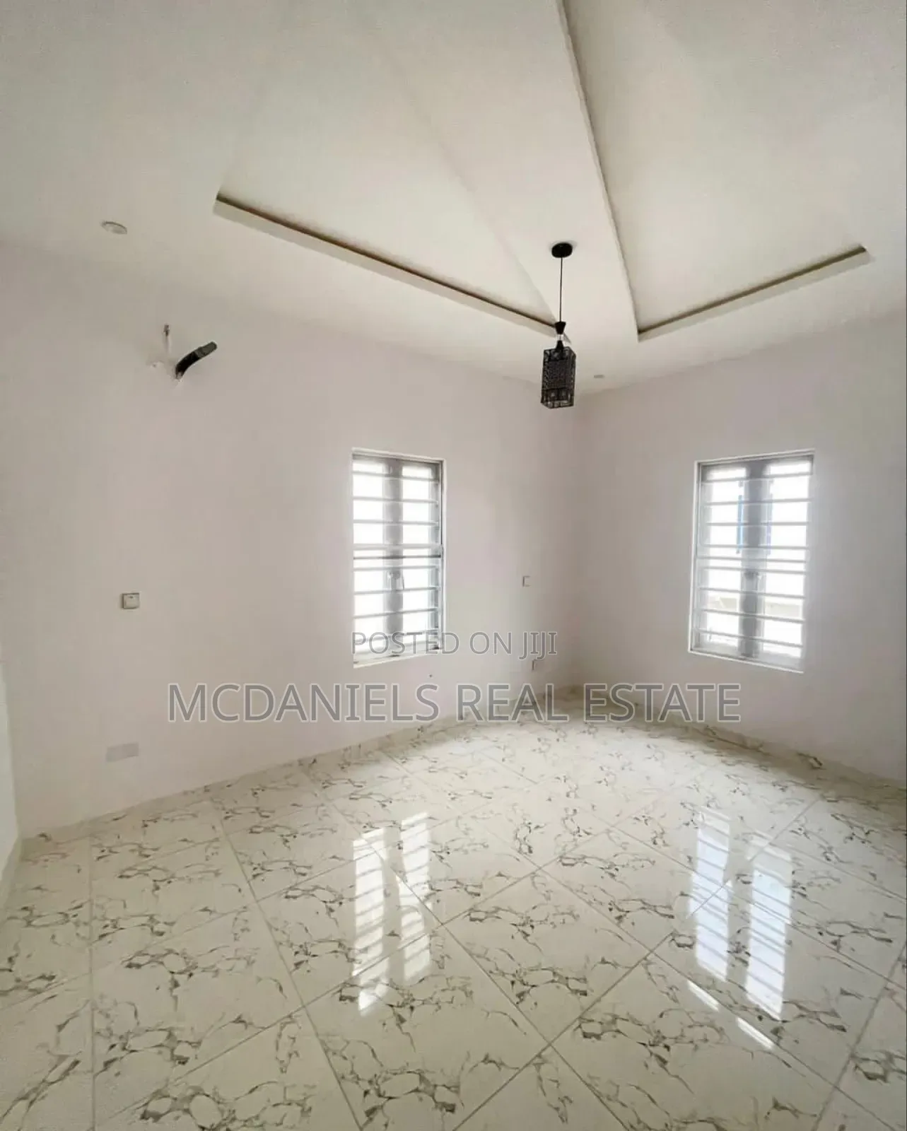 4bdrm Duplex in Chevron for sale