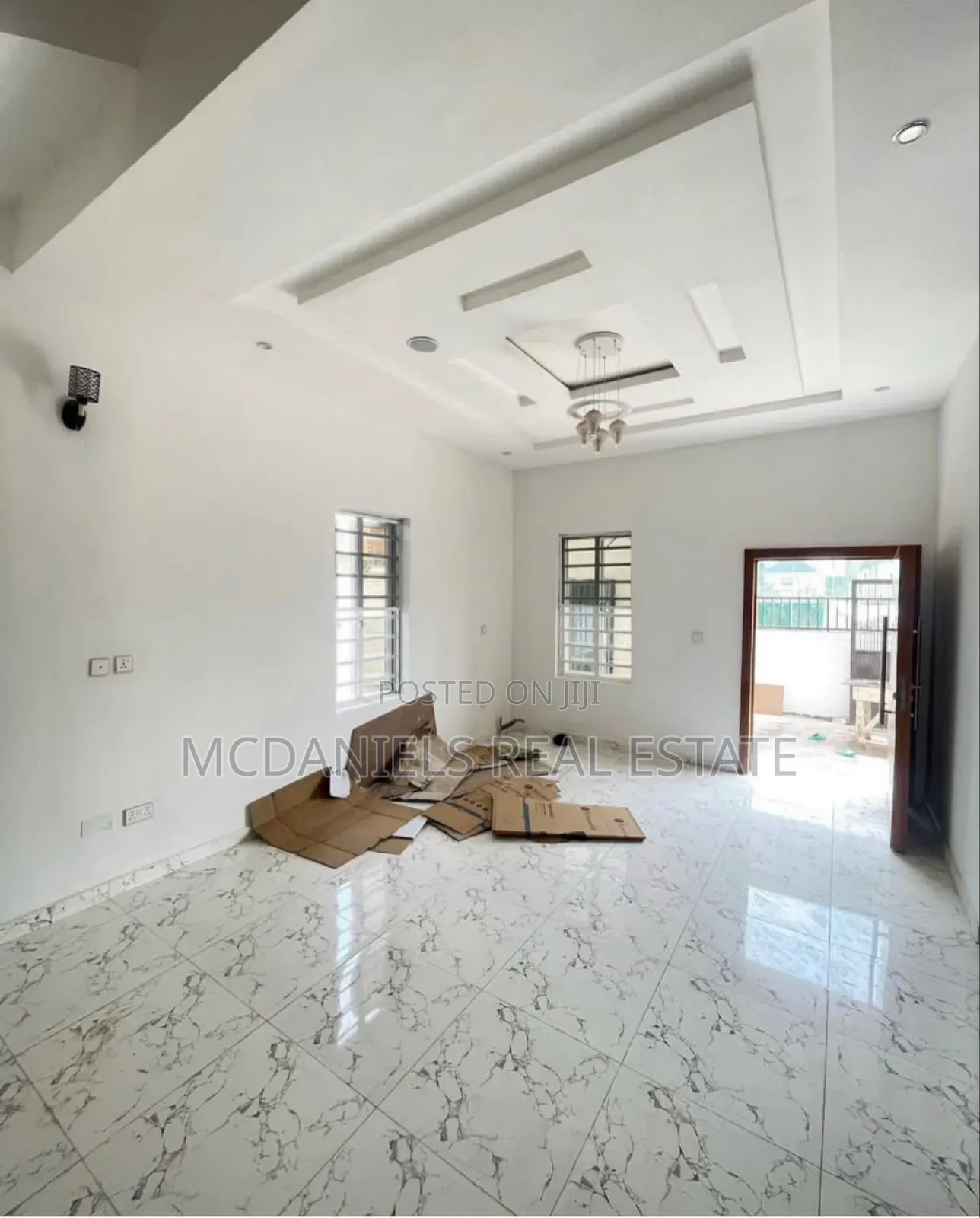 4bdrm Duplex in Chevron for sale
