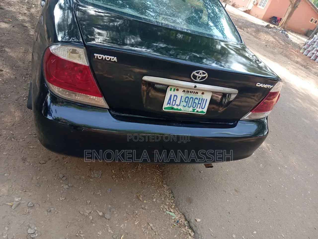 Toyota Camry LE 4dr Sedan (2.4L 4cyl 5M) 2004 Black