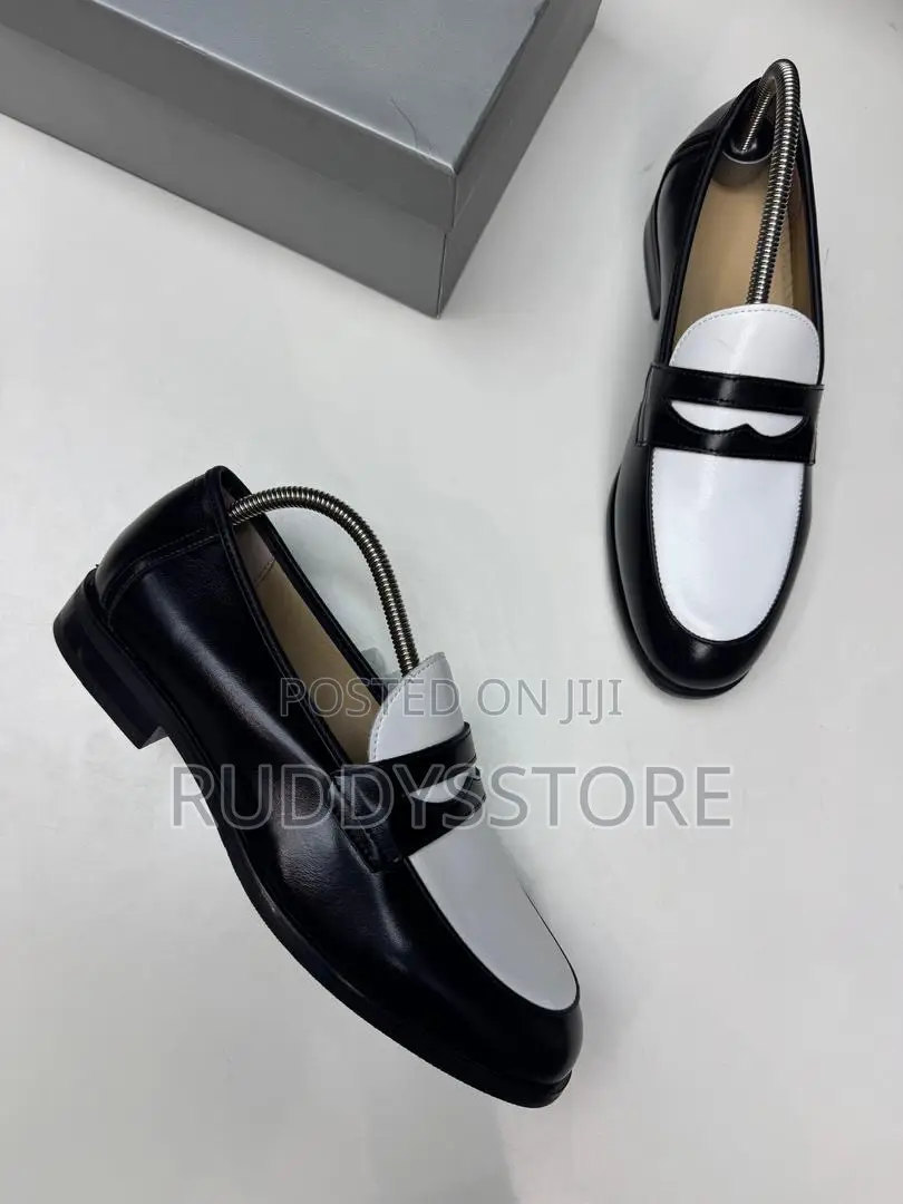 Men’S Versatile Black Pointed Loafers