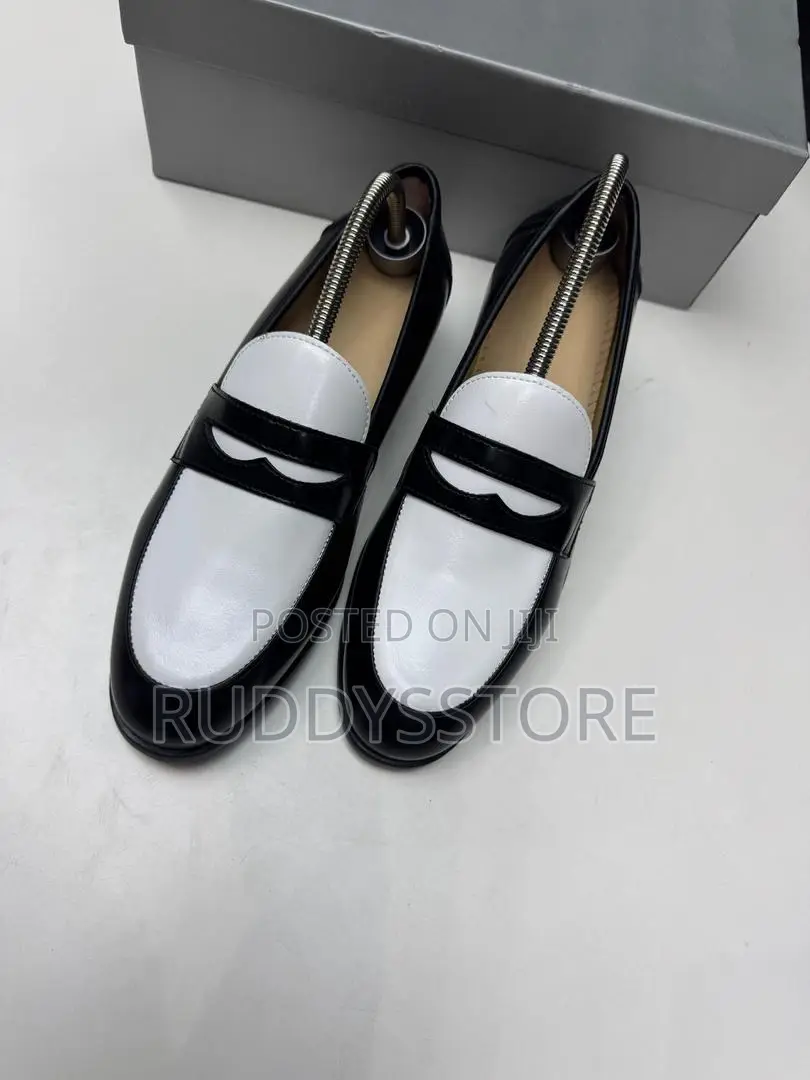 Men’S Versatile Black Pointed Loafers